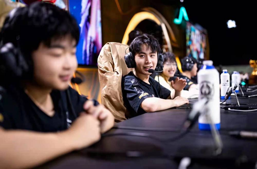 分组：天狼星／御三家／五大冠军战队齐聚S，A组五大主场作战